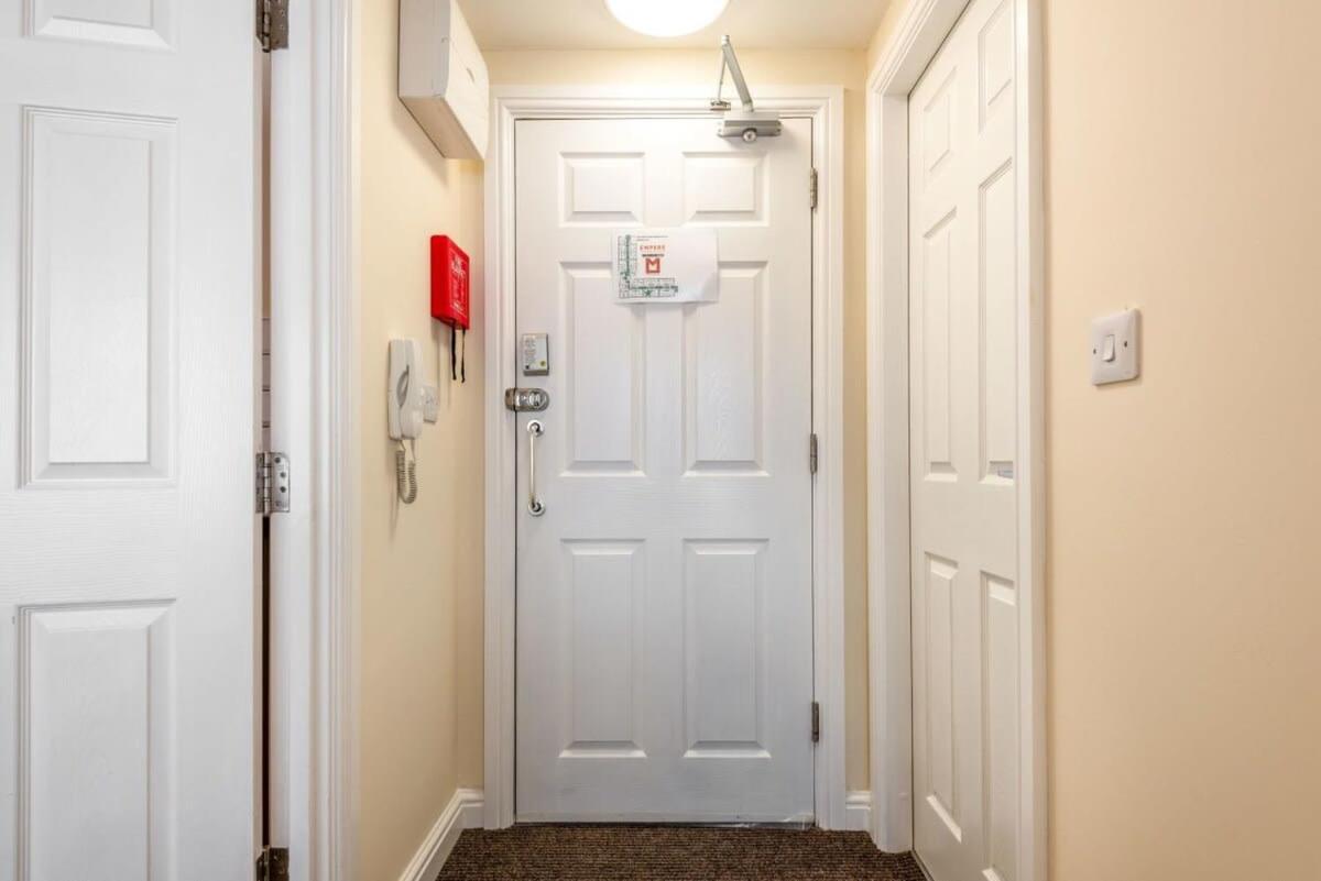 Bright 1 Bedroom Budget Flat In Central Pontefract Buitenkant foto