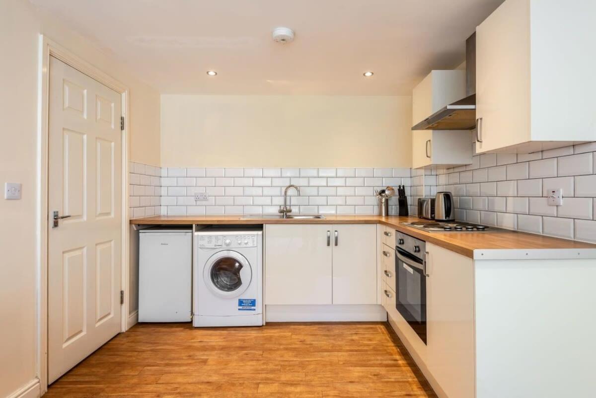 Bright 1 Bedroom Budget Flat In Central Pontefract Buitenkant foto