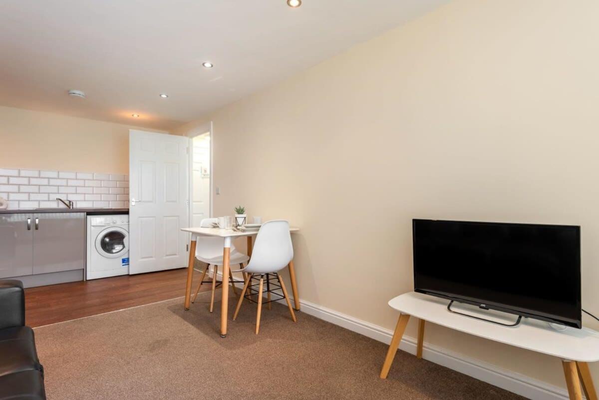 Bright 1 Bedroom Budget Flat In Central Pontefract Buitenkant foto