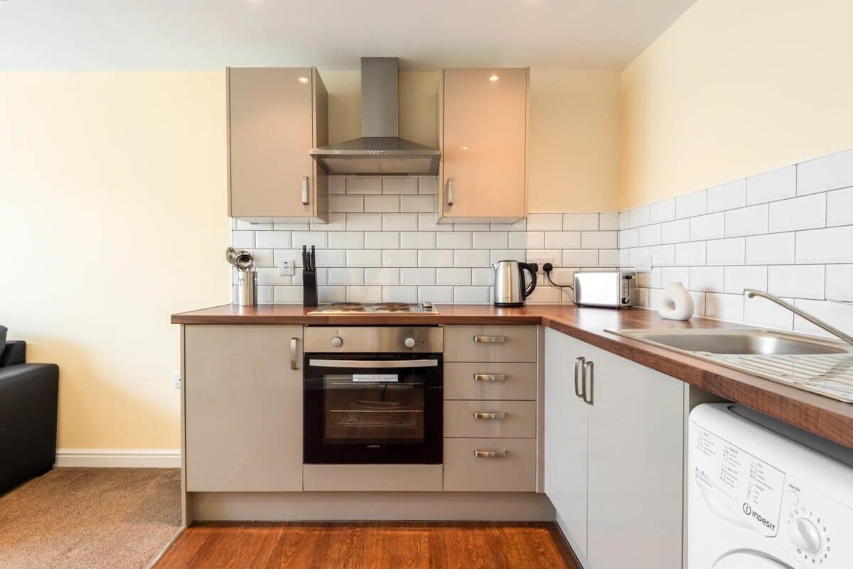 Bright 1 Bedroom Budget Flat In Central Pontefract Buitenkant foto