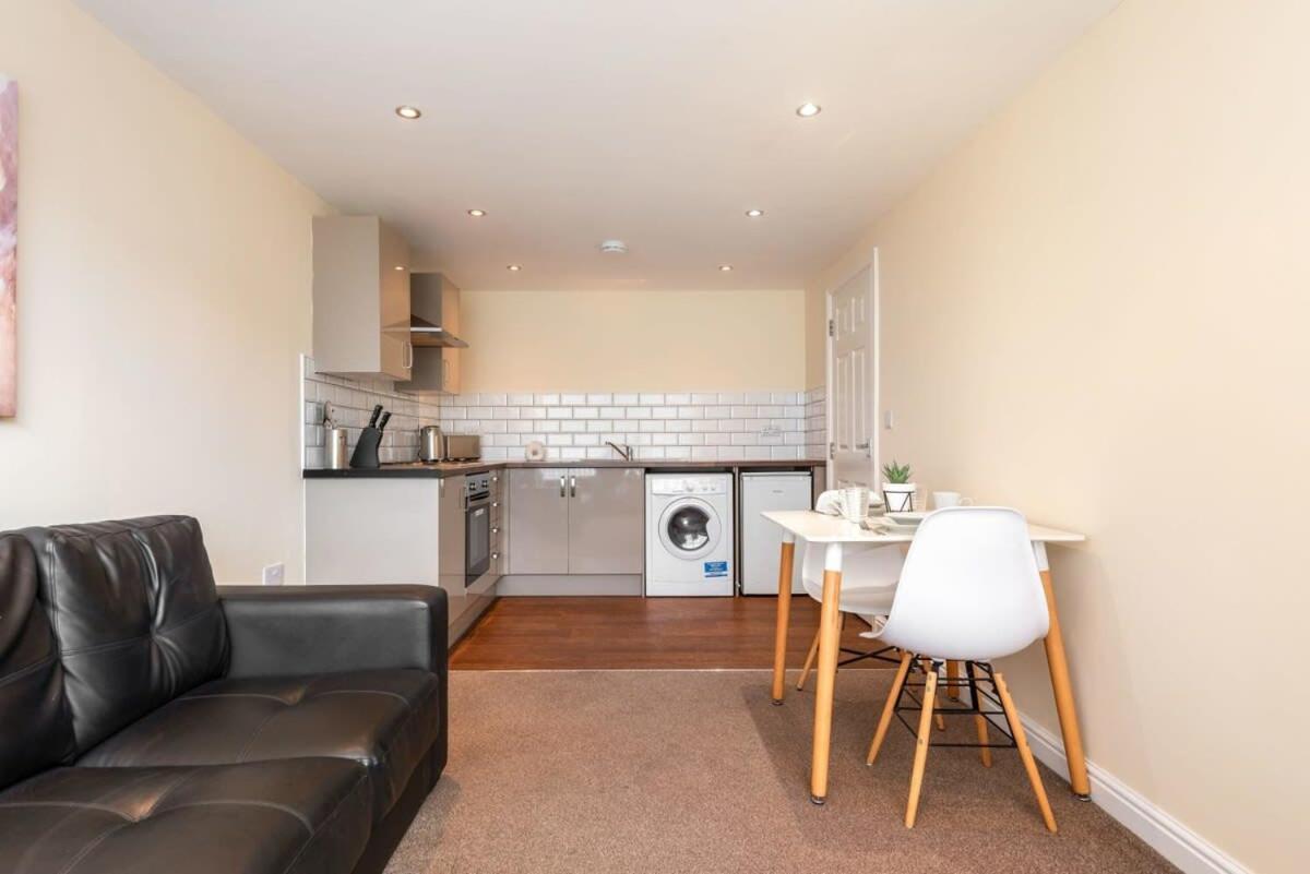 Bright 1 Bedroom Budget Flat In Central Pontefract Buitenkant foto